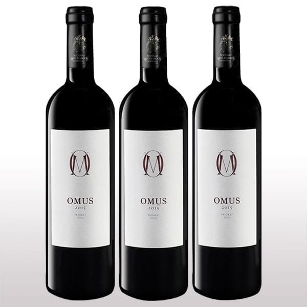 Priorat, Omus 2015, Rode wijn, 15% Vol., Bodegas Totó Marqués, Gebruikte druiven: Rode Garnacha, Cariñena, Syrah en Cabernet Sauvignon, 12 maanden op vaten, 3 flessen van 75 cl, voorzijde grijs 3