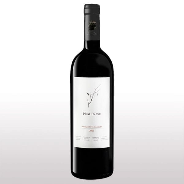 Prades 950, 2016, Vino Tinto, 15% Vol., Bodegas Totó Marqués, Variedad de la Uva: Garnacha, Syrah, Pinot Noir y Merlot, 12 meses en barrica, 3 botellas de 75 Cl, frente gris